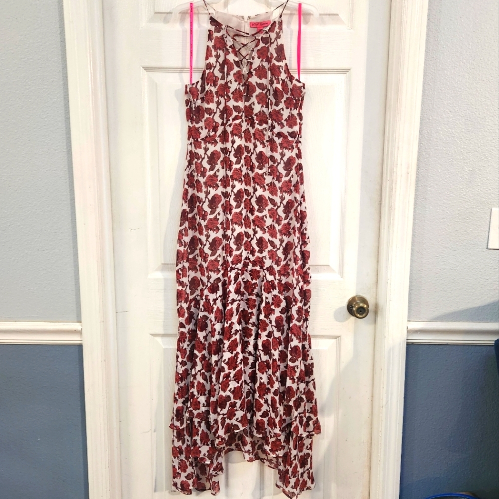 Betsey Johnson Floral High Low Dress With Red Roses On A White Dress Size 0